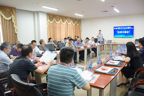 专家组各位专家讨论问题并发表看法 Beat365中国唯一官方网站宣传部 刘永 摄.jpg