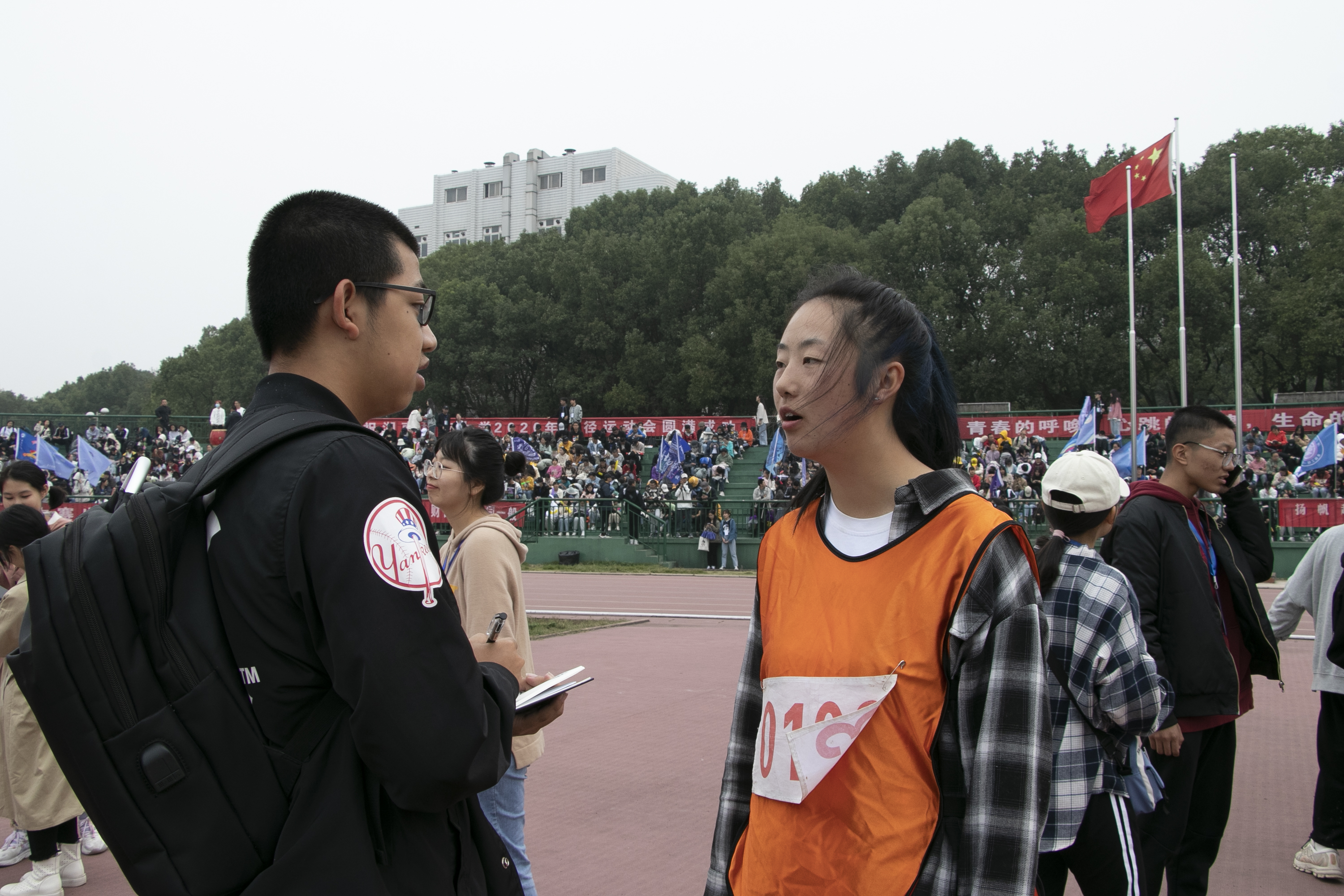 759f1d0bf73048e580dbb065855372fd.jpg 采访.jpg